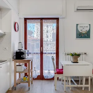 Apartment Walking Distance From San Pietro, Rome