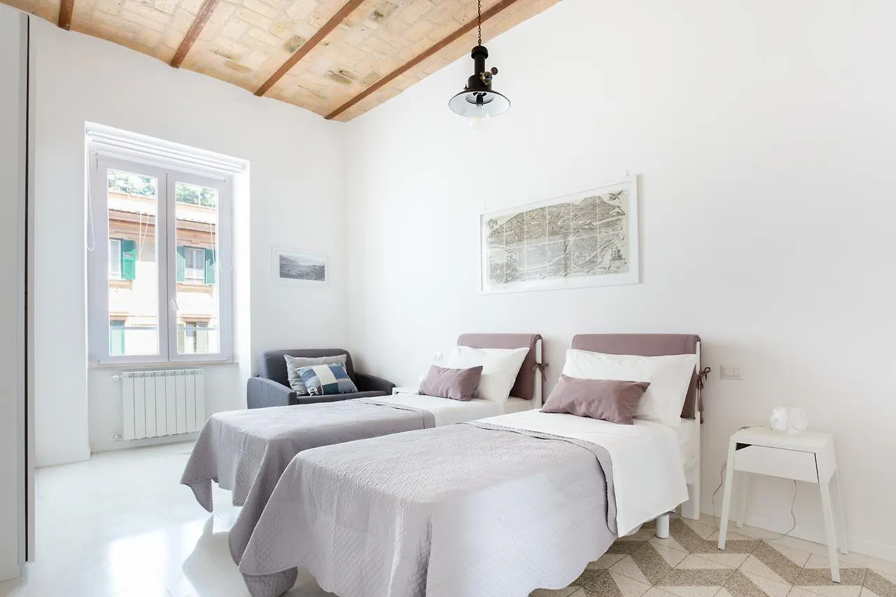 Lilli Vatican White Domus Rome